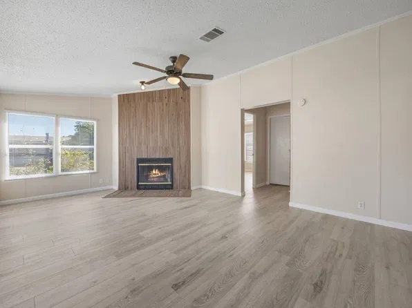 5028 Champions Ave, Fort Worth, TX 76119