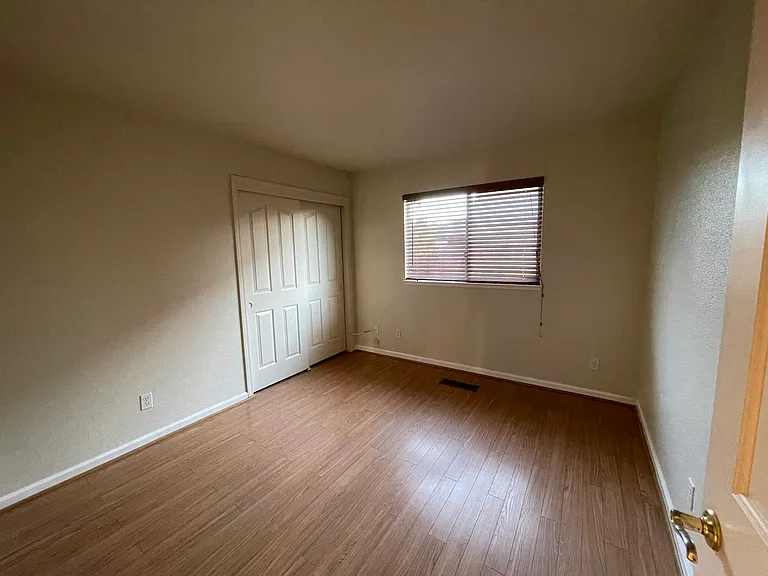 1580 Rehrmann Dr — Photo 18