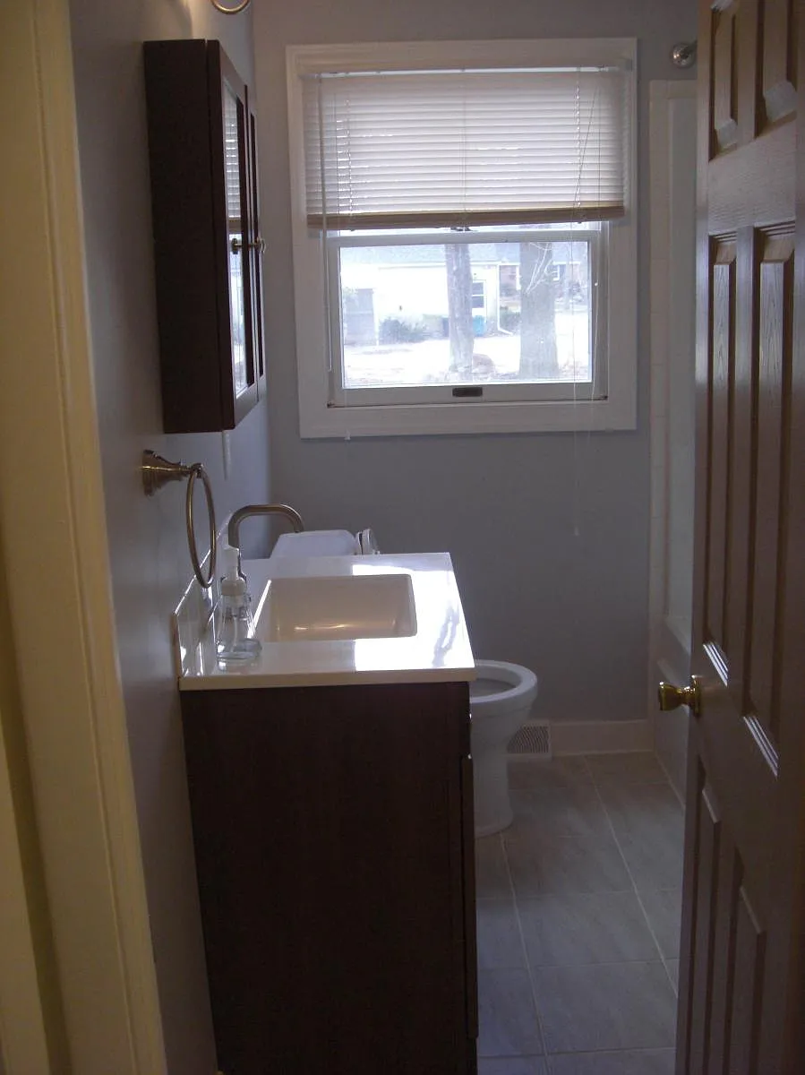 bathroom - 440 Kalmia St #2