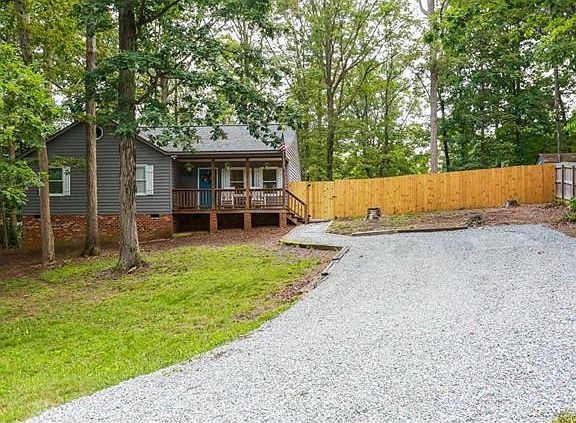2nd image of 608 Battenburg Ct