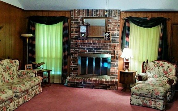 5th image of 2326 E Clare St