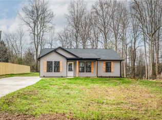 120 Hillcrest Dr, Williamston, SC 29697