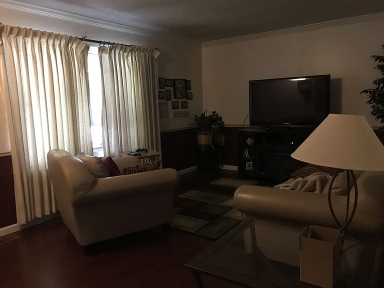 4 Danson Dr — Photo 2