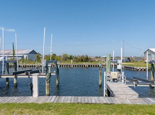 325 Bayview Dr #5, Harkers Island, NC 28531