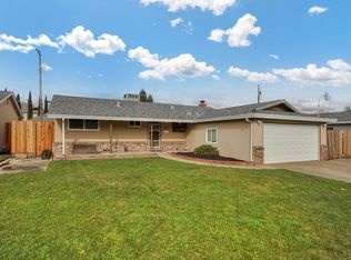8805 Halverson Dr, Elk Grove, CA 95624