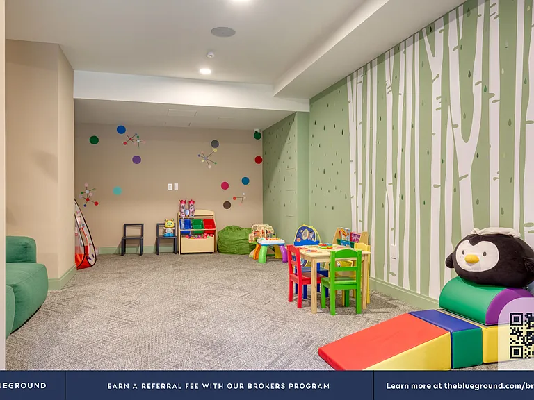 520 W 43rd St #24F — Photo 34