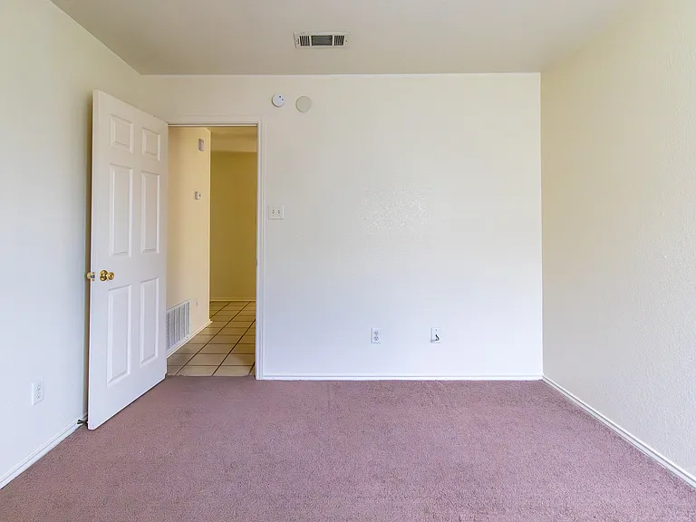 1203 Fox Creek Dr — Photo 16