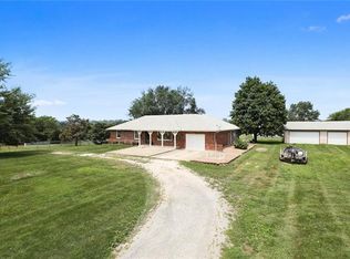 18300 E 231st St, Harrisonville, MO 64701
