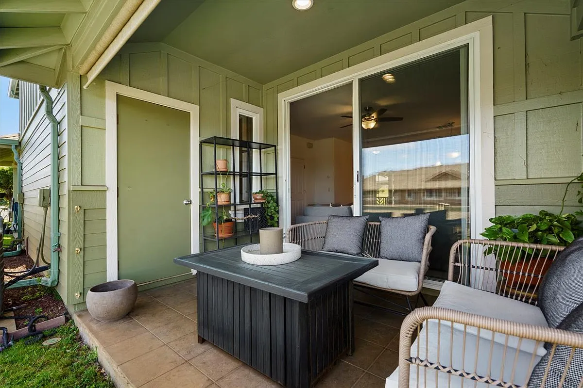 3 bed, 2.5 bath, 1258 sqft, $5,000 — Photo 4