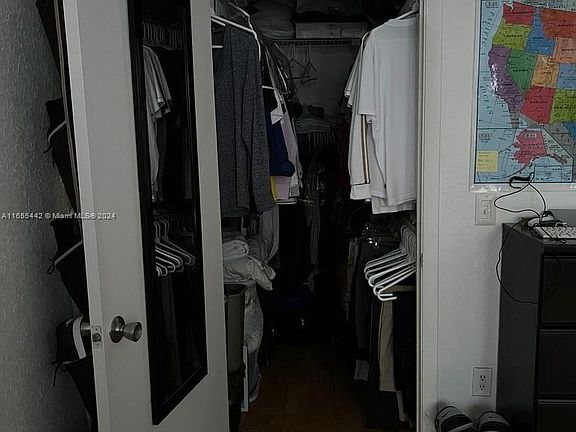 5th image of 8235 Lake Dr APT 205