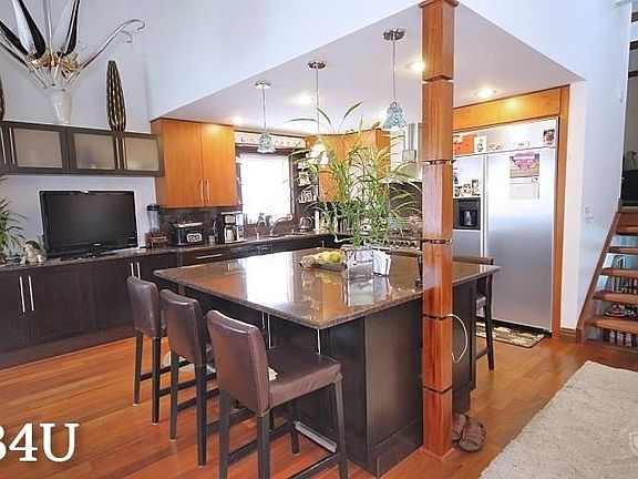 5th image of 67 Barlow Dr N