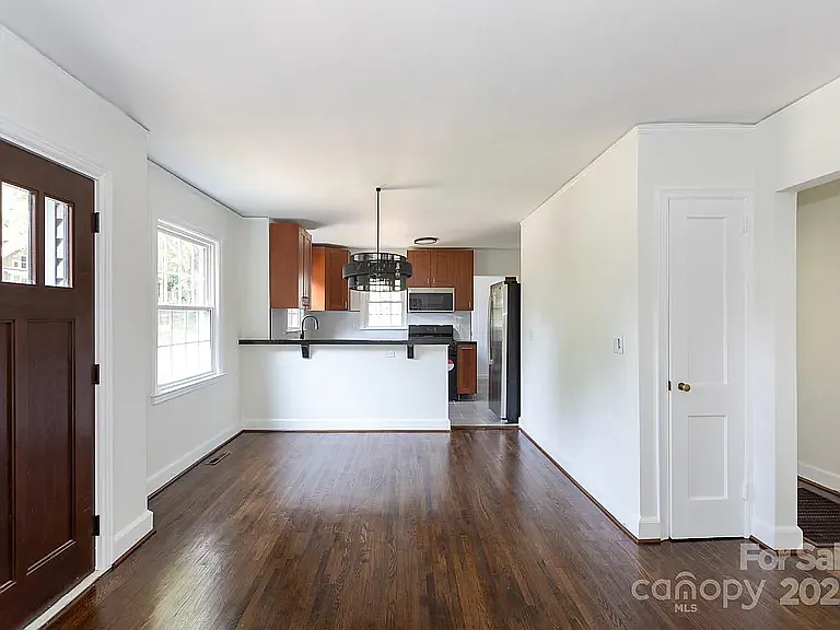 2 bed, 992 sqft, $2,000 — Photo 4