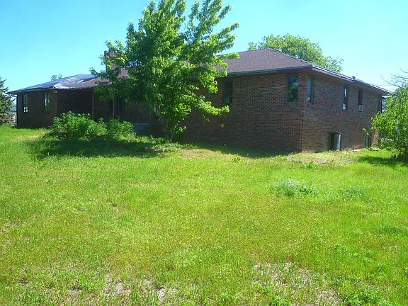 5th image of 679 Lakeside Cir