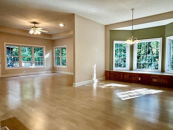 5th image of 208 Pucketts Pointe Rd