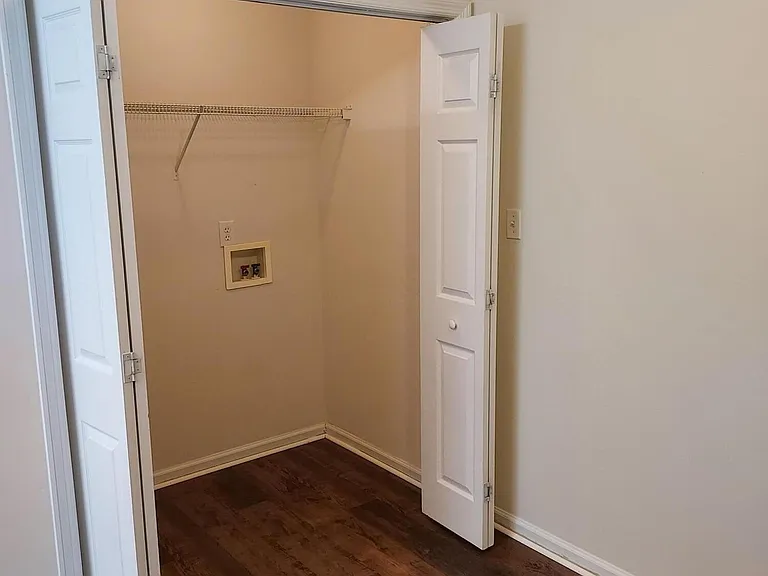 665 Brook Trl — Photo 6