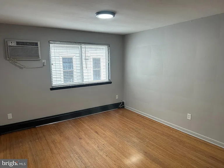 517 Morgan Ave #6 — Photo 7
