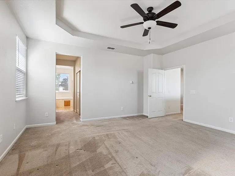 5409 Banfield Dr — Photo 23