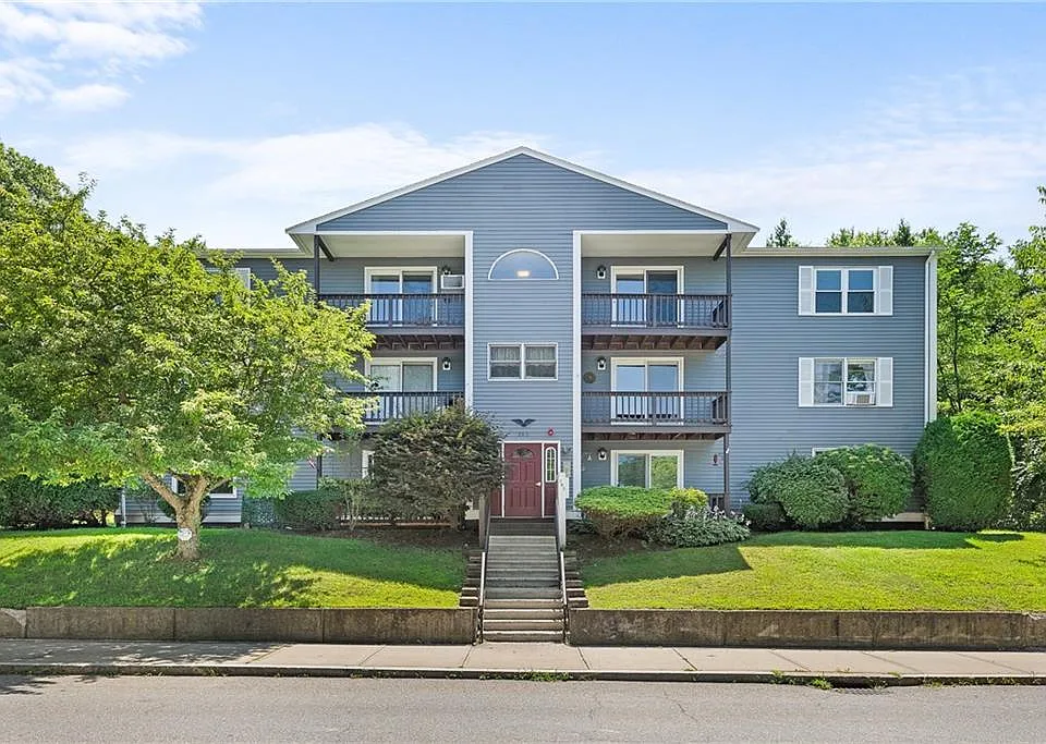 283 Privilege St #4