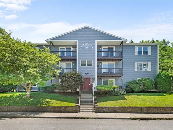 283 Privilege St APT 4, Woonsocket, RI 02895