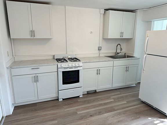 2nd image of 51 N Chestnut St #2