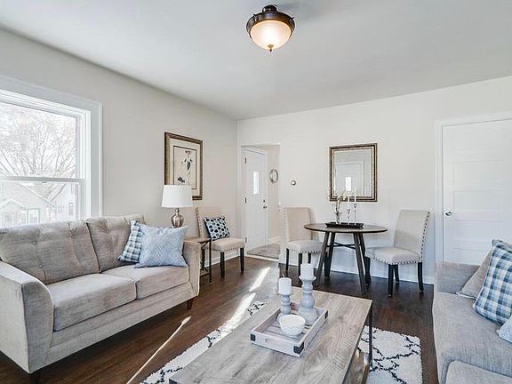 5th image of 1220 Saint Clair Ave