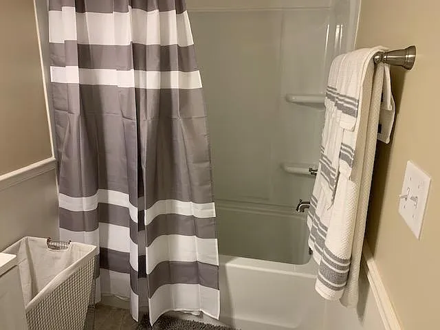1 bed, 700 sqft, $1,800 — Photo 4