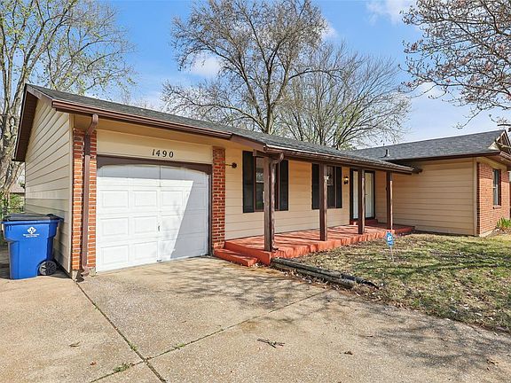 2nd image of 1490 Burnside Ct