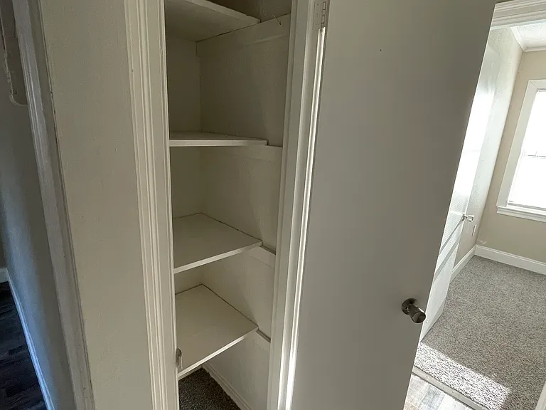 825 & 827 Burkett Ave #825 — Photo 8