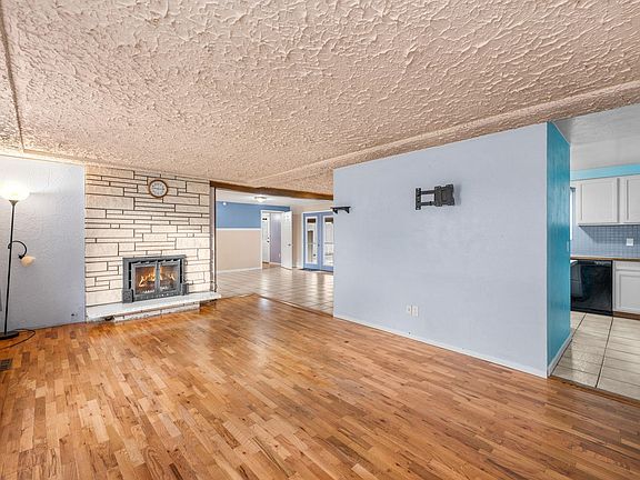 5th image of 2717 E Garden Ave