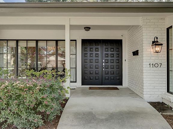4th image of 1107 Briarmead Dr