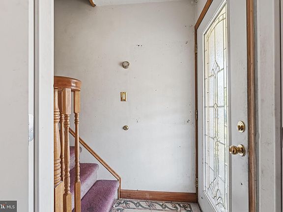 3rd image of 21 Iris Rd