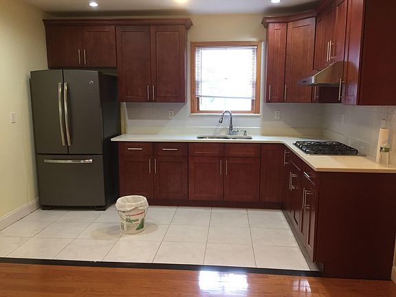 2nd image of 5922 160th St Floor 1