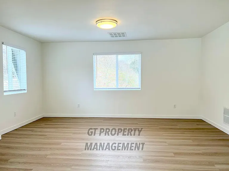 4220 Pasadena Pl NE — Photo 13
