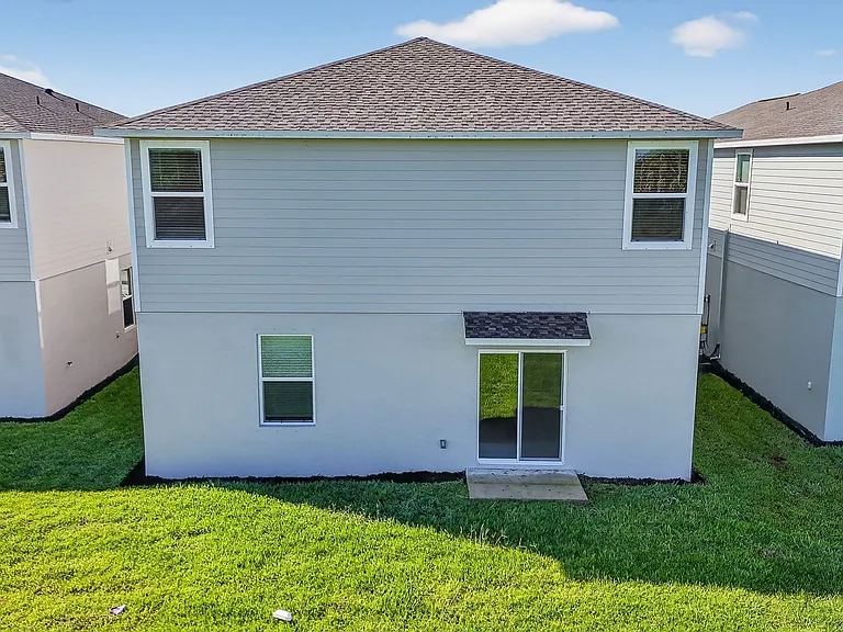 19525 Fairhill Ct — Photo 5