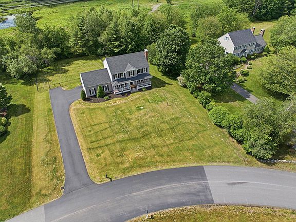 3rd image of 17 Donmac Drive