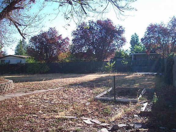 4th image of 1020 Ross Ln N