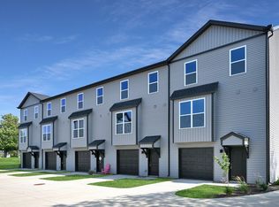 4082 E 55th St, Davenport, IA 52807