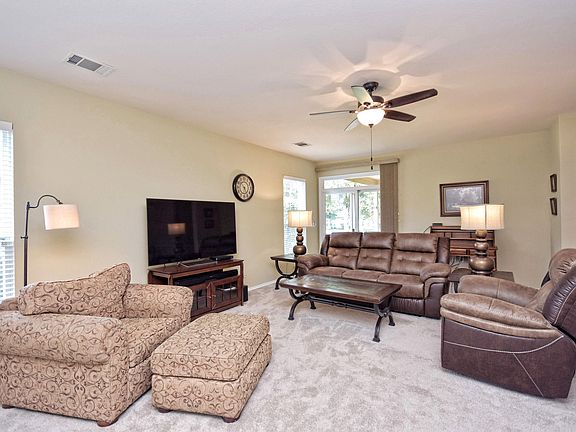 4th image of 113 Essex Ln