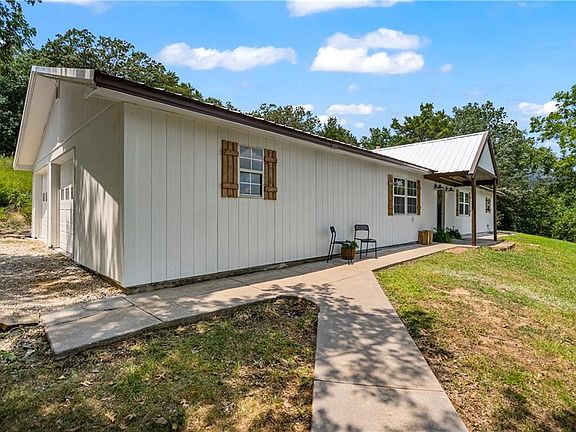 3rd image of 1125 County Road 2050