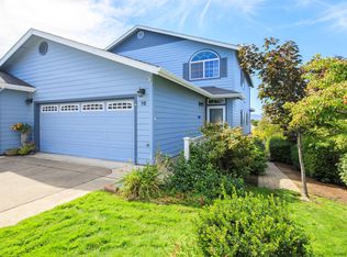 3855 Dover Ridge Dr APT 16, Medford, OR 97504