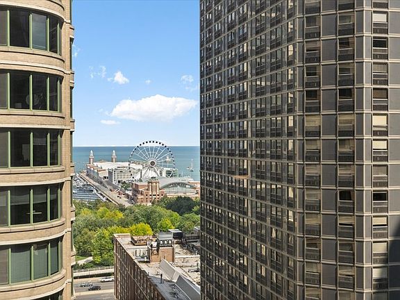 5th image of 400 E Ohio St APT 2003