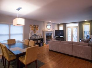 1450 W Erie St APT 3W, Chicago, IL 60642