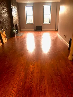 Rented by Alexander Bilu, LREB | media 10