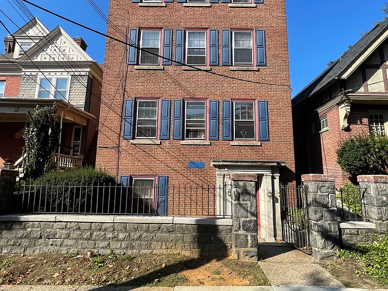 1303 N Franklin St — Photo 1
