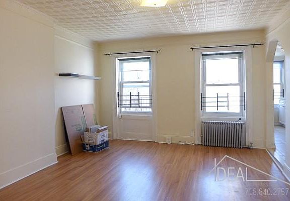 3rd image of 530 Court St