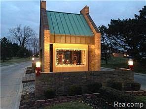 4th image of 610 Country Club Dr