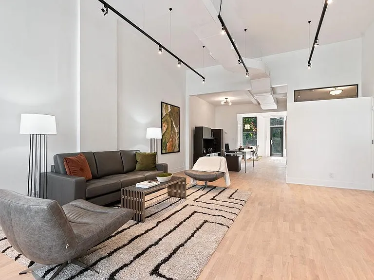 1752 N Sedgwick St #1 — Photo 3