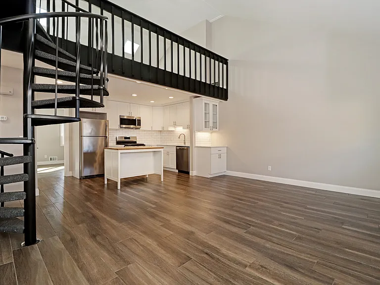 246 Main St #6 — Photo 7