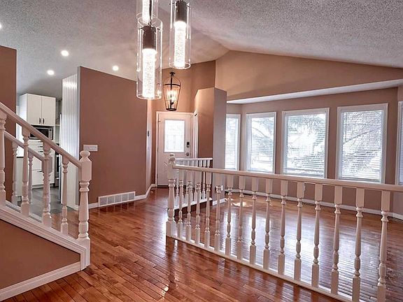 5th image of 48 Riverbrook Rd SE