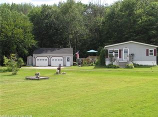 25 Field Rd, Detroit, ME 04929